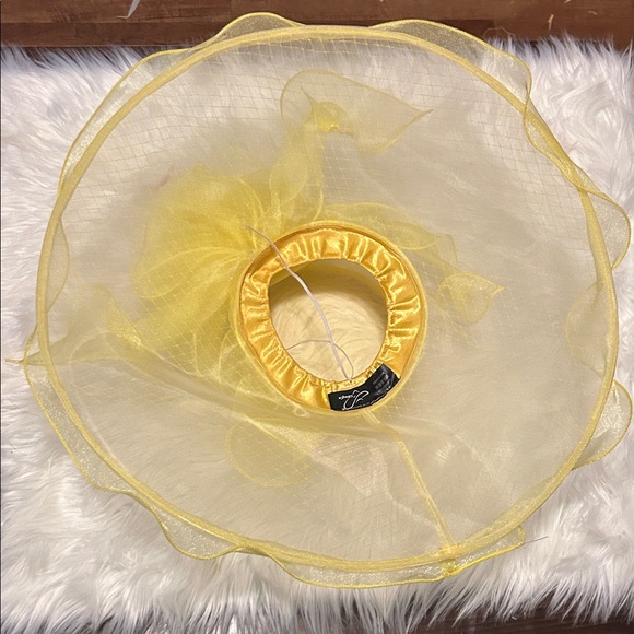 Elegant Yellow Women\'s Fascinator. main image 7
